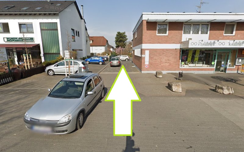 Zufahrt Parkplatz Zahnarztpraxis Yeboah